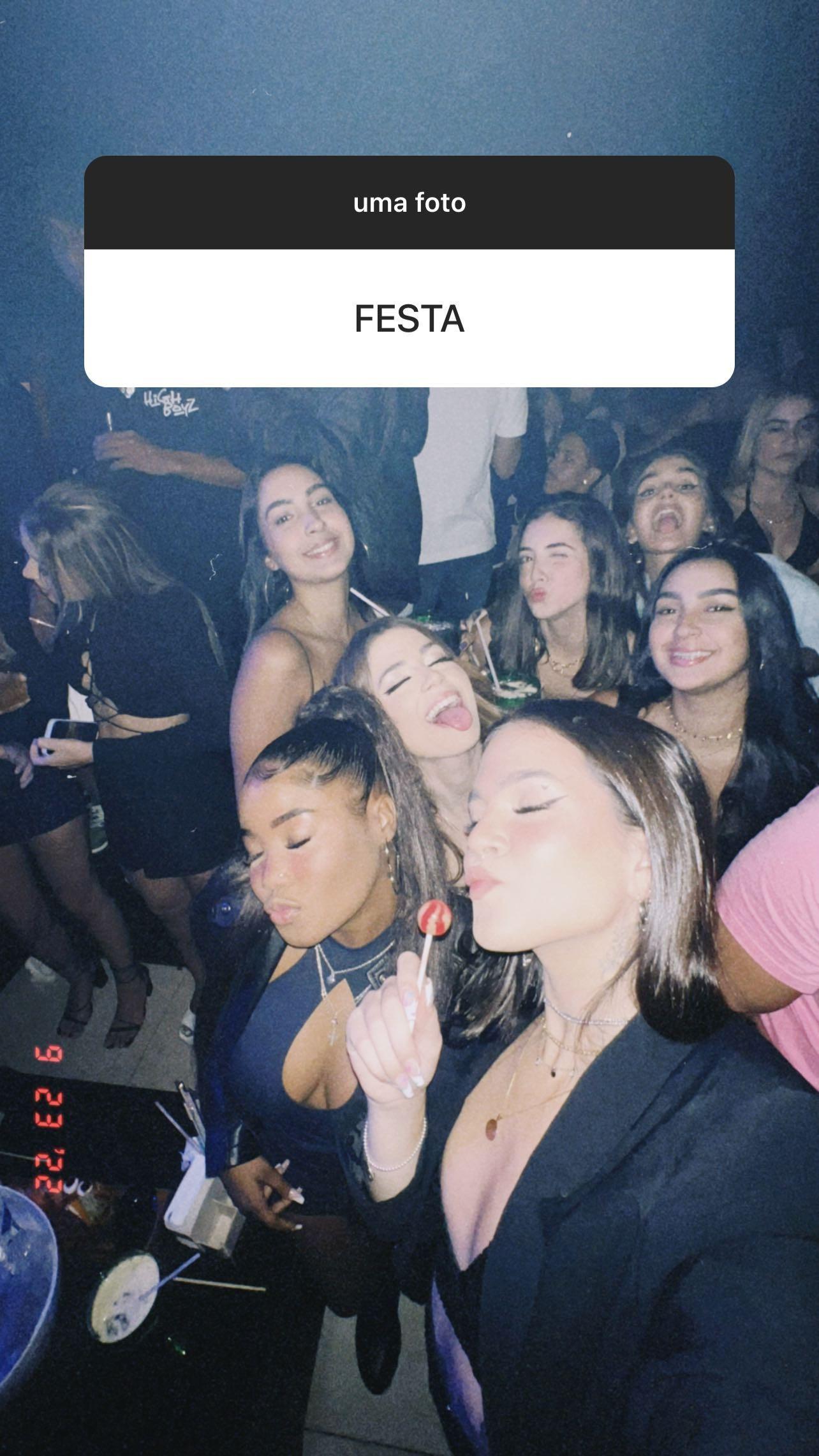 Mel Maia abre lbum de fotos na web Foto ReproduoInstagram