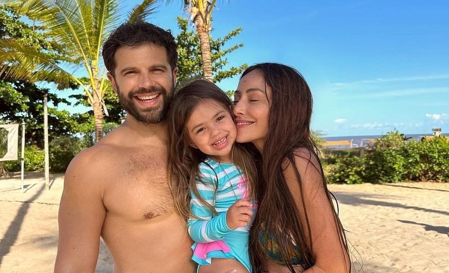 Sabrina Sato se derrete por Duda Nagle e Zoe na Bahia Celebridades Vogue