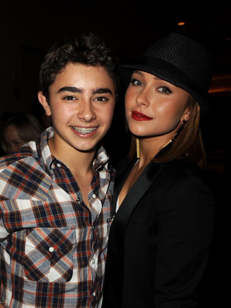 Jansen Panettiere 1994-2023 em foto de 2010 com a irm a atriz Hayden Panettiere Foto Getty Images