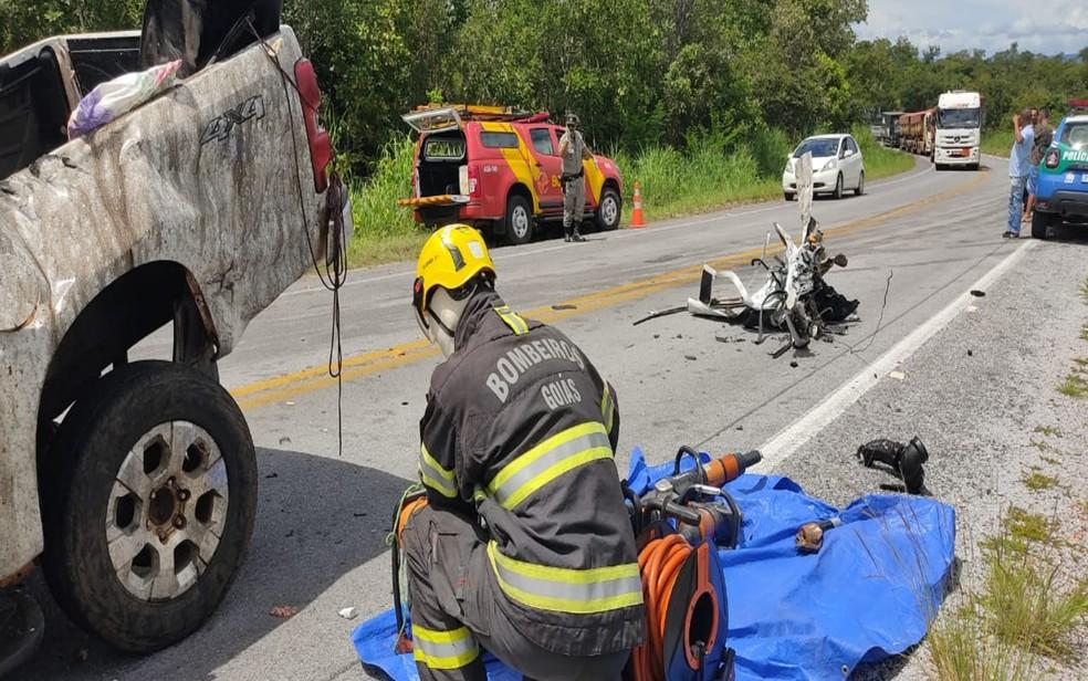 Corpo de Bombeiros controlando o trfego na rodovia Foto DivulgaoCorpo de Bombeiros 
