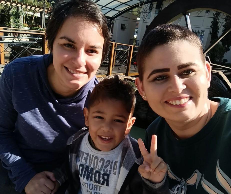 Na foto Carina Marchesin Enzo vtima e Samira Barbosa