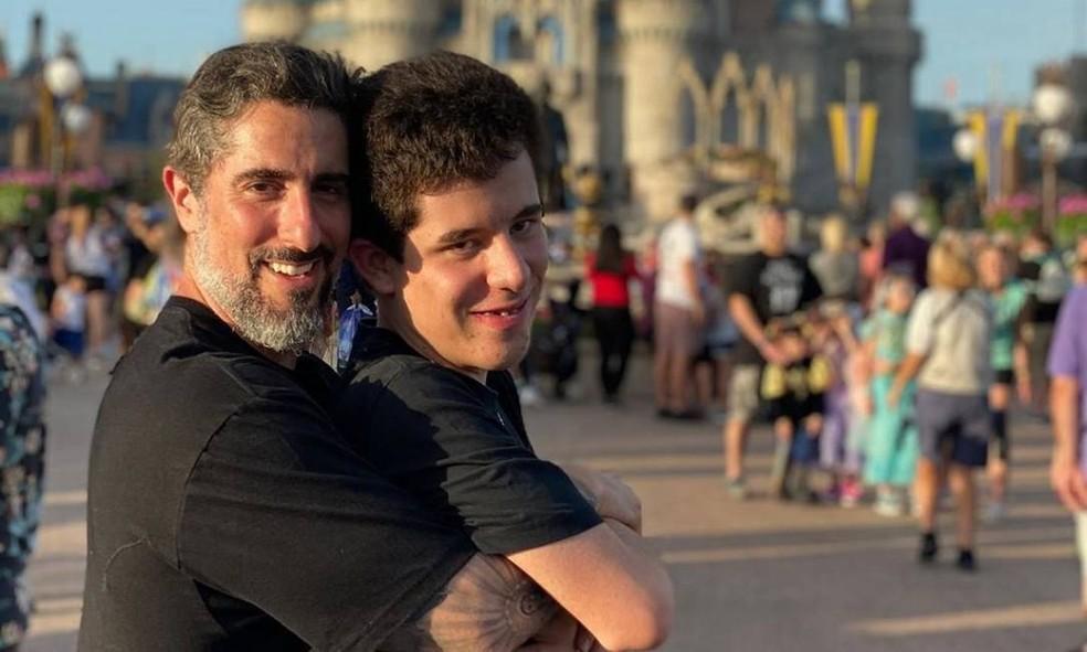 Marcos Mion e seu filho Romeo de 17 anos cujo autismo ele tornou pblico em 2014 para reforar seu compromisso com a luta por direitos e cuidados Foto Foto Arquivo pessoal