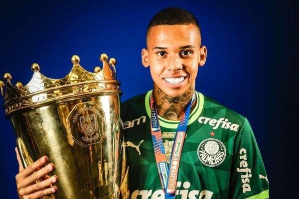 Garota de programa que exps jogador do Palmeiras Amiga no falei que ia fazer Metrpoles