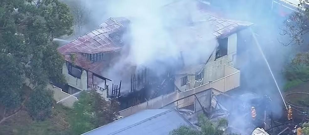 Bombeiros demoraram horas para conseguir conter as chamas Foto Reproduo Nine News