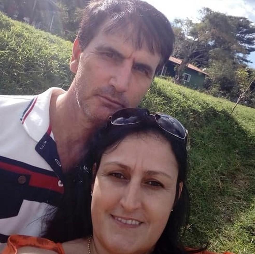 Arivaldo e Edneia estavam no carro da prefeitura Foto Redes sociais