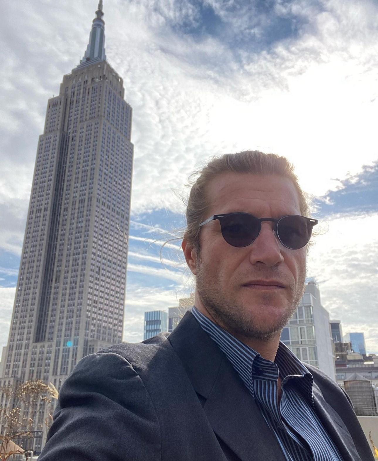 Diego Alemo ganhador do BBB 7 investiu o dinheiro que ganhou no mercado imobilirio e multiplicou o prmio de R 1 milho Atualmente ele trabalha prestando servios a empreendedores Recentemente foi para uma clnica de reabilitao por conta da dependncia qumica Foto Reproduo Instagram