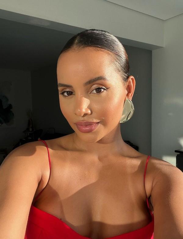 Gleici Damasceno ganhadora do BBB 18 deu uma casa para sua me e aplicou o resto em fundos de investimento Ela influenciadora e atriz Foto Reproduo