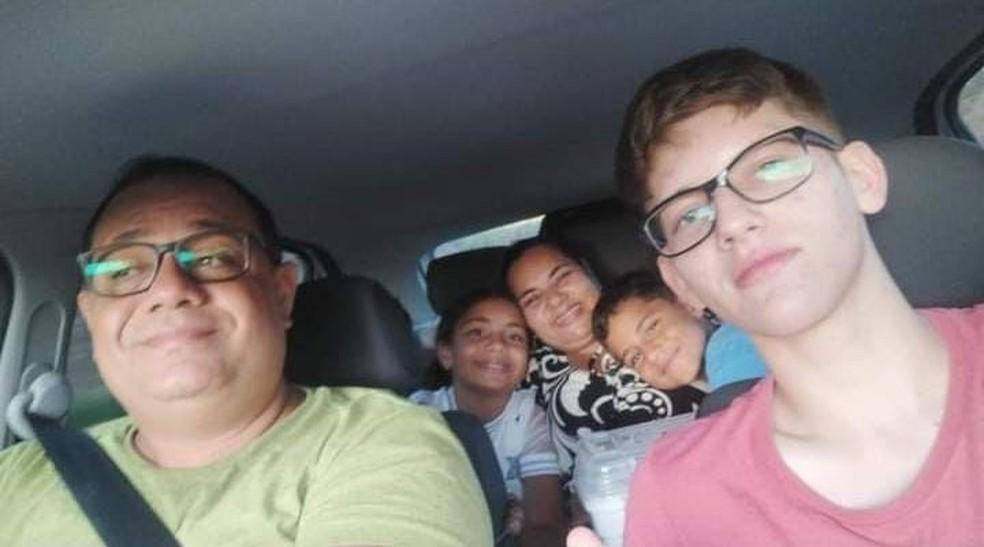Pai me dois filhos e um sobrinho morrem em batida entre carro e carreta na Bahia Foto Blog Marcos Frahm