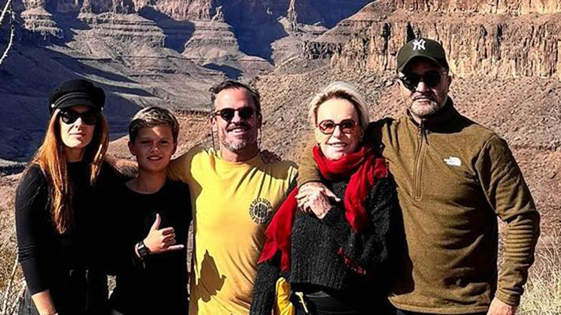 Ana Maria Braga mostra foto com o namorado e a famlia