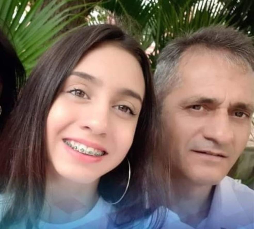 Aryane Cintra de Oliveira e seu pai Nivaldo Srgio de Oliveira Foto Arquivo pessoal