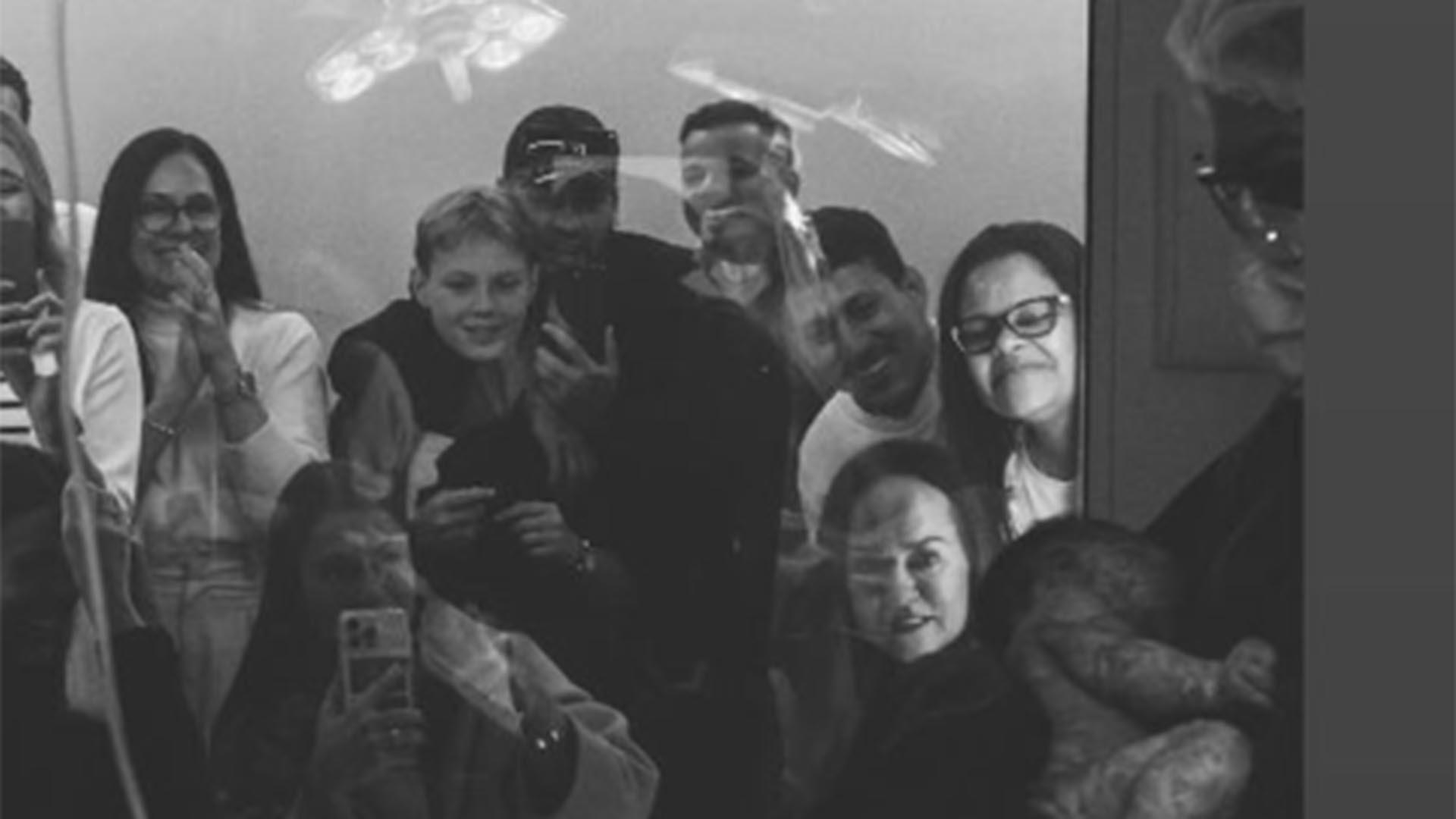 Famlia de Neymar Jr e amigos de Amanda Kimberlly acompanharam o nascimento de Helena - Foto Reproduo Instagram