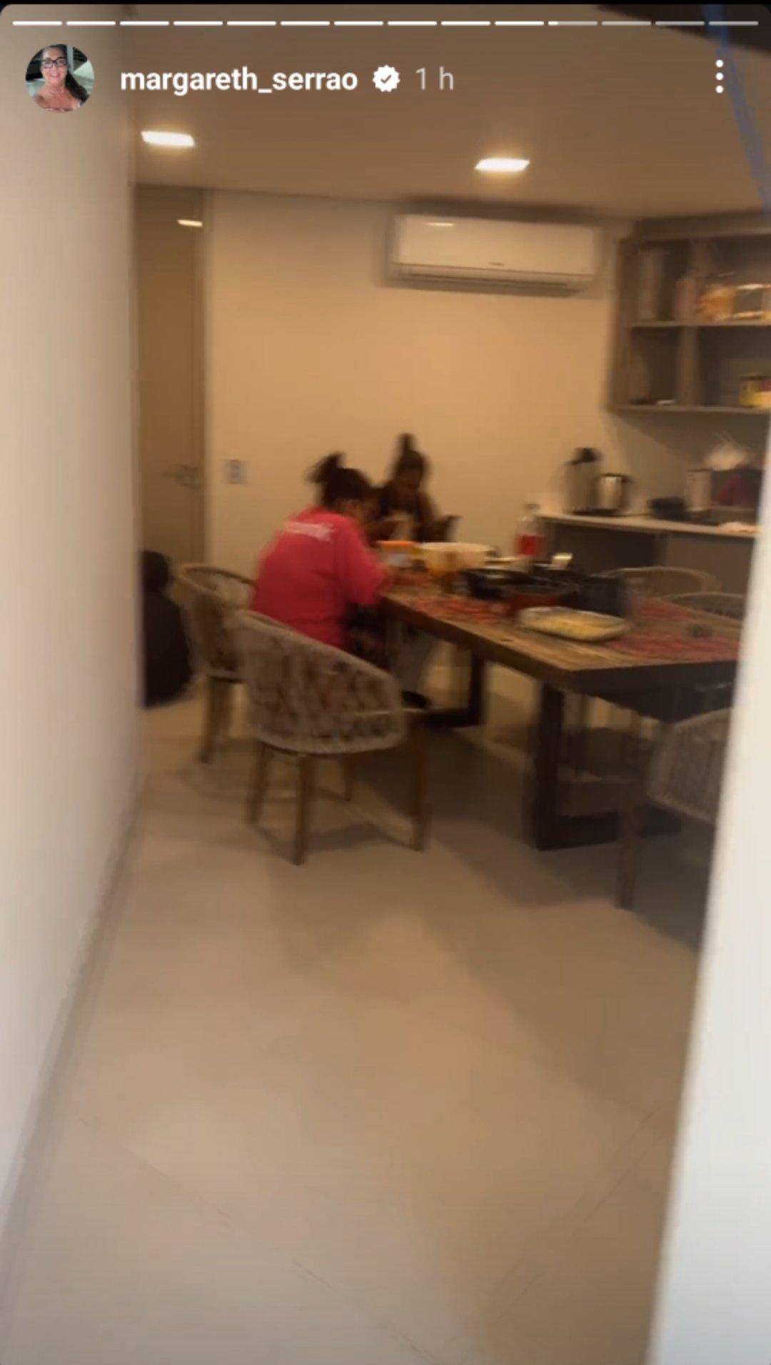 Me de Virginia mostra acomodao de funcionrios em manso
