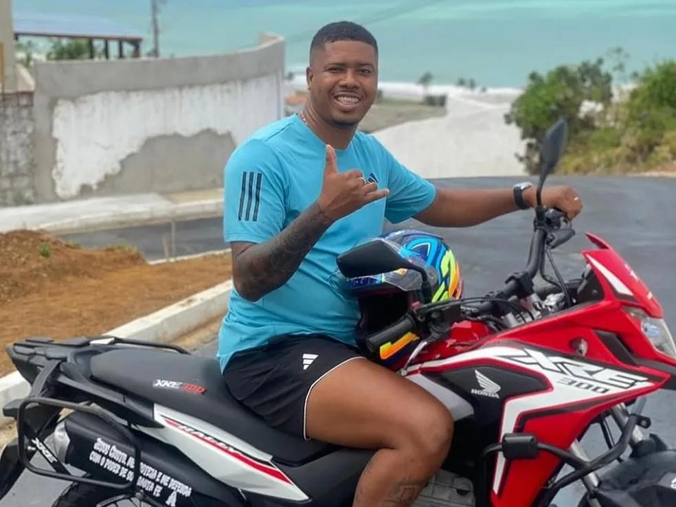 Winderlan Douglas Oliveira Felix foi assassinado no bairro do Jacintinho em Macei Foto Redes sociais