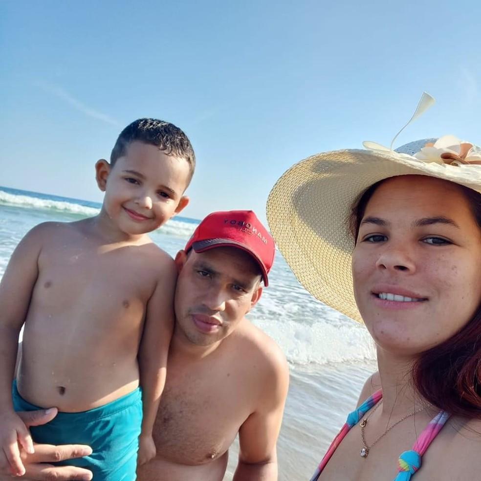 Thiago da Silva era o pai do menino Yago Samuel que morreu em acidente junto com me em SC Foto Redes sociais Reproduo