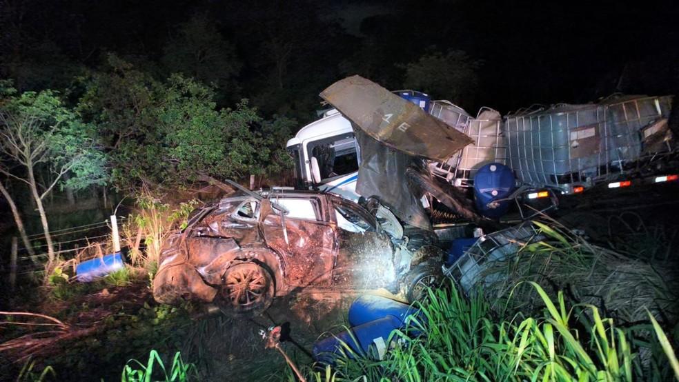 Carro em que estava a primeira dama e o vereador eleito Foto PMRvDivulgao
