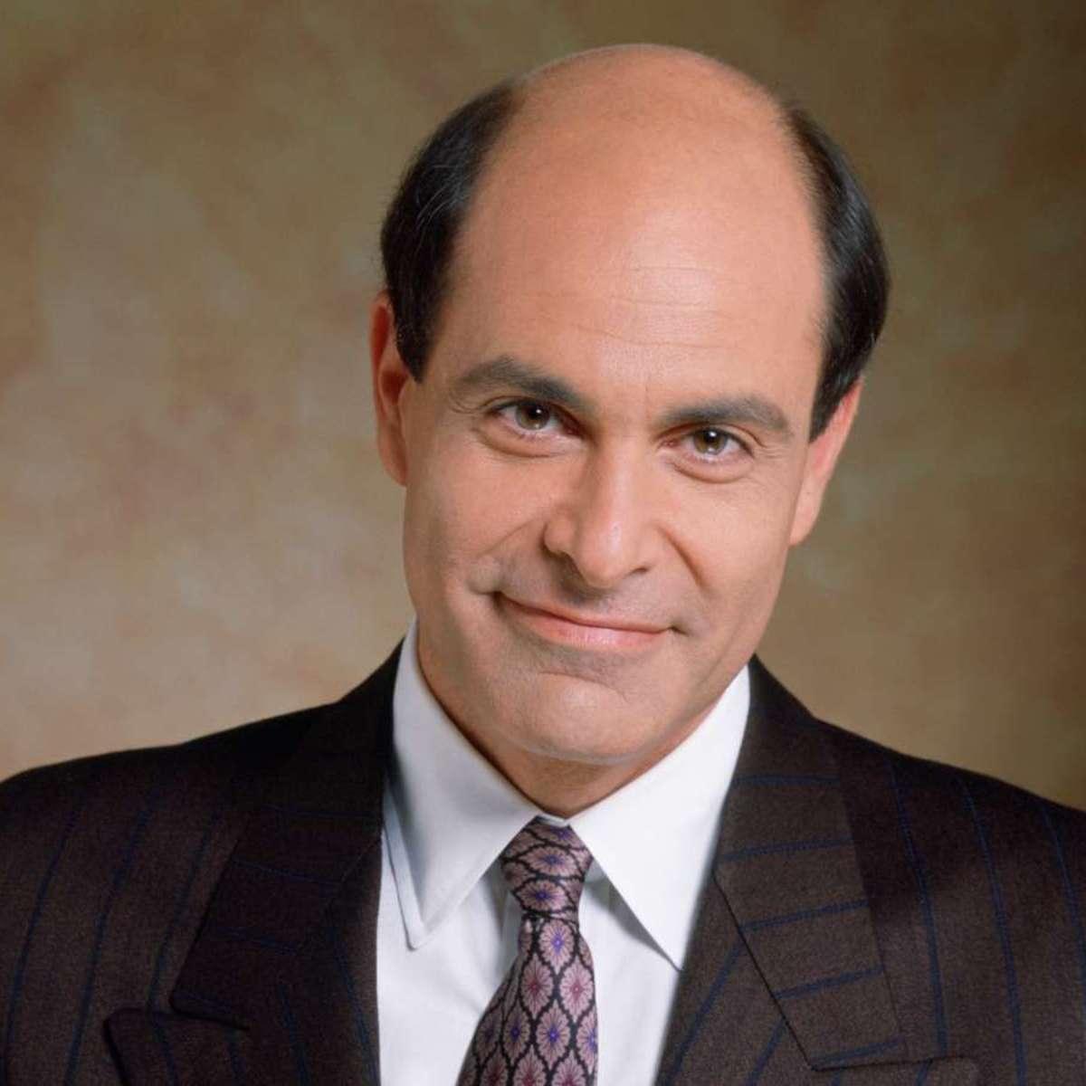 Alan Rachins ator indicado ao Emmy e ao Globo de Ouro morre aos 82 anos