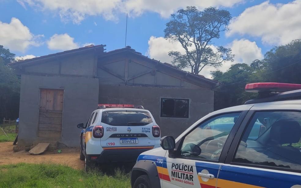 Suspeito de ter matado a companheira e a filha em Itapeva encaminhado para delegacia de Camanducaia Foto Polcia Militar