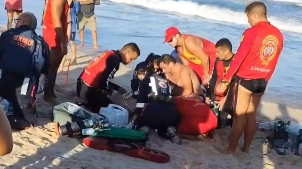 Turista morre afogado na Praia do Futuro em Fortaleza durante a lua de mel Foto Reproduo