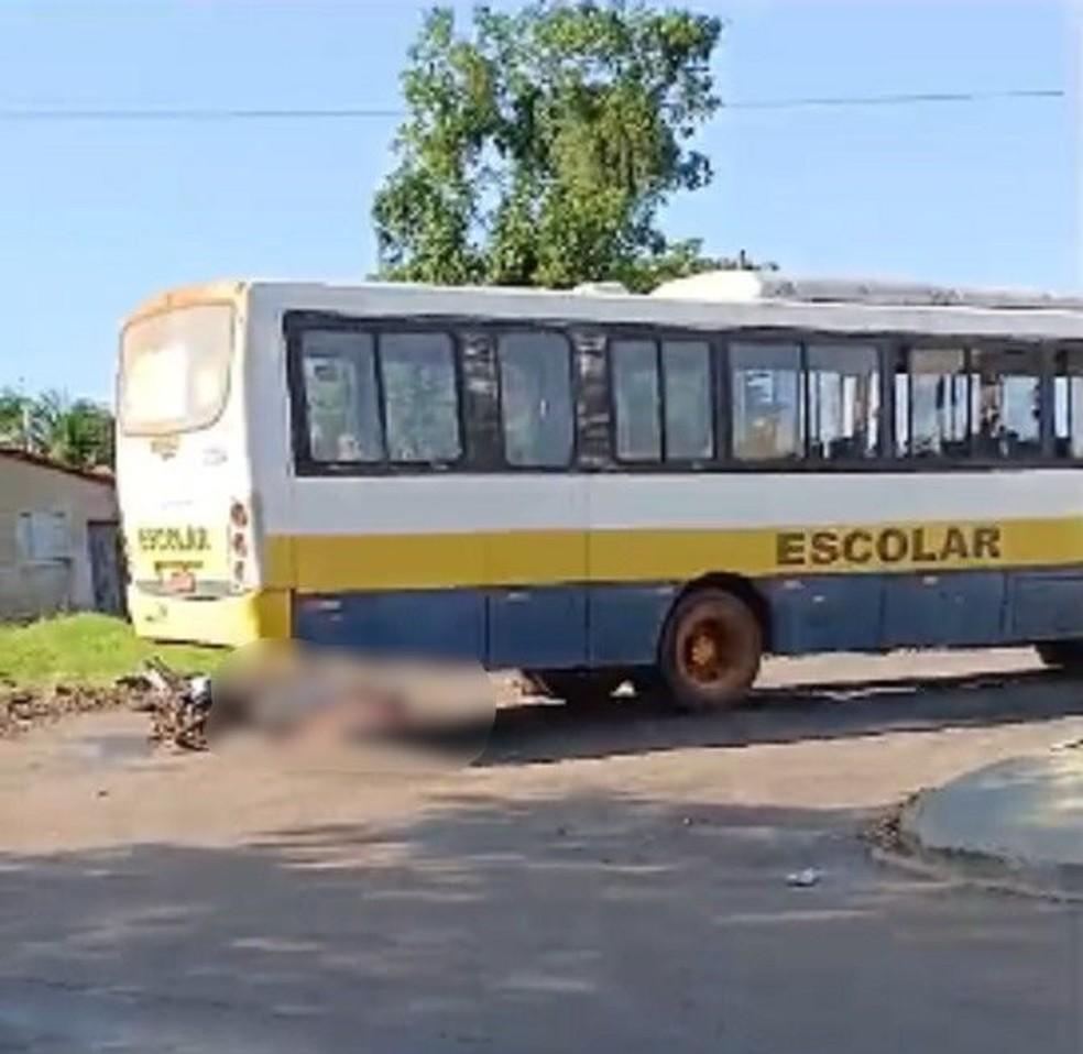 Adolescentes de 18 e 15 anos morrem aps serem atropeladas por nibus escolar em Luzimangues Foto Reproduo