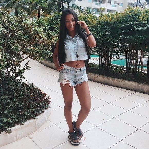 Brunna Gonalves tambm tinha um piercing no septo que se destacava muito