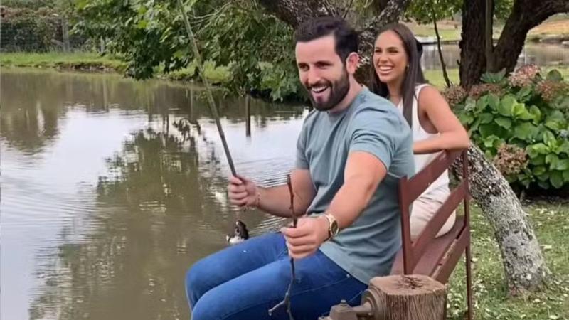 Matteus Amaral passou o fim de semana ao lado da famlia e amigos de Anna Julia Ferreira - ReproduoInstagram