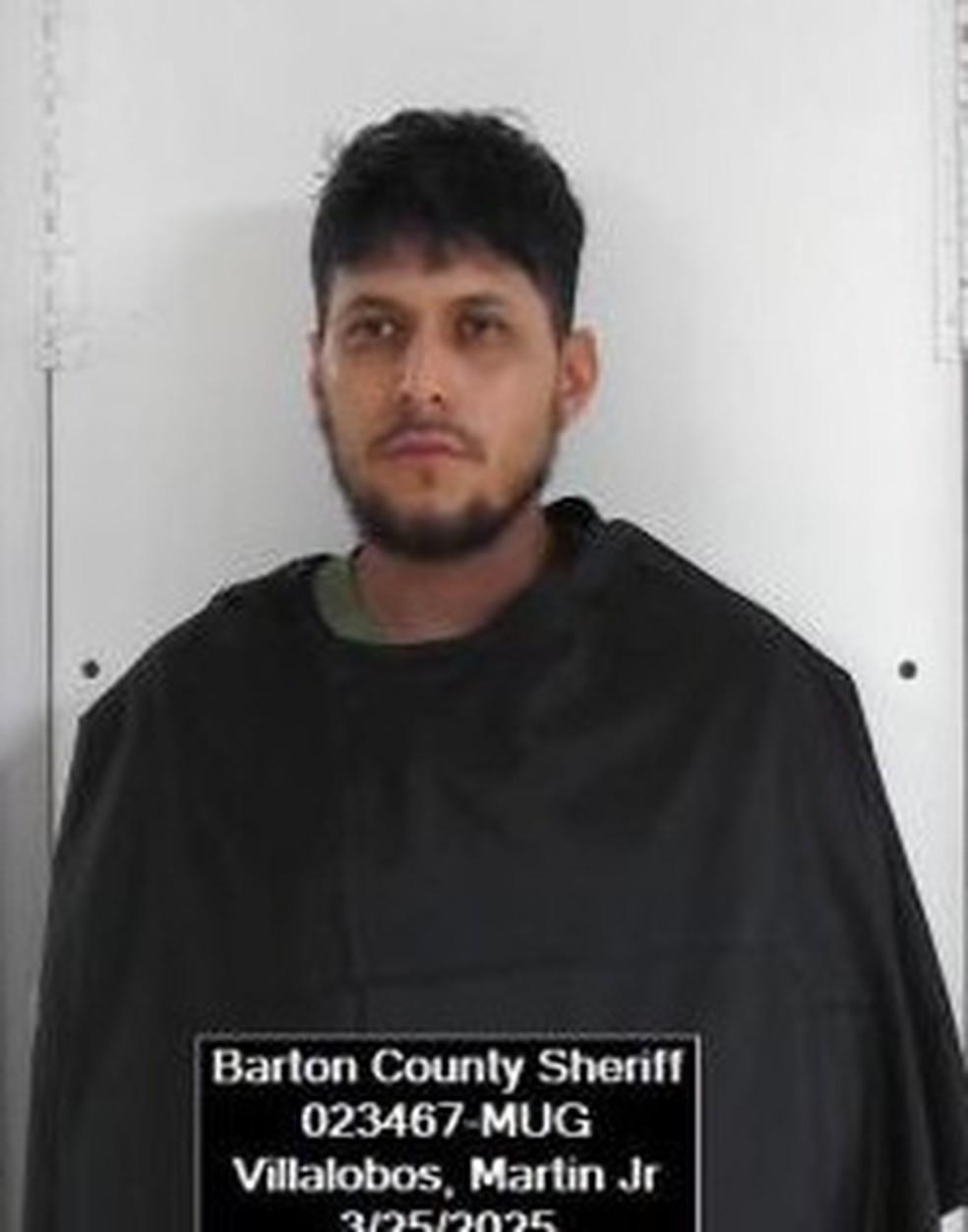 Bab identificou o monstro debaixo da cama como Martin Villalobos Junior Foto ReproduoBarton County Sheriffs Office - Kansas