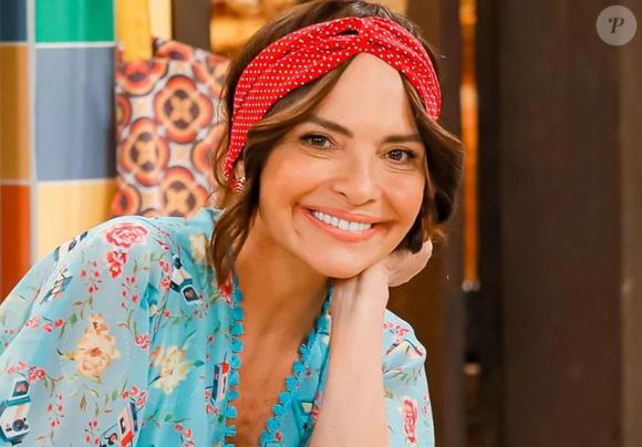 Luiza Tom comentou com os apresentadores sobre sua personagem em A Caverna Encantada Maravilhosa muito amiga e uma mezona concluiu