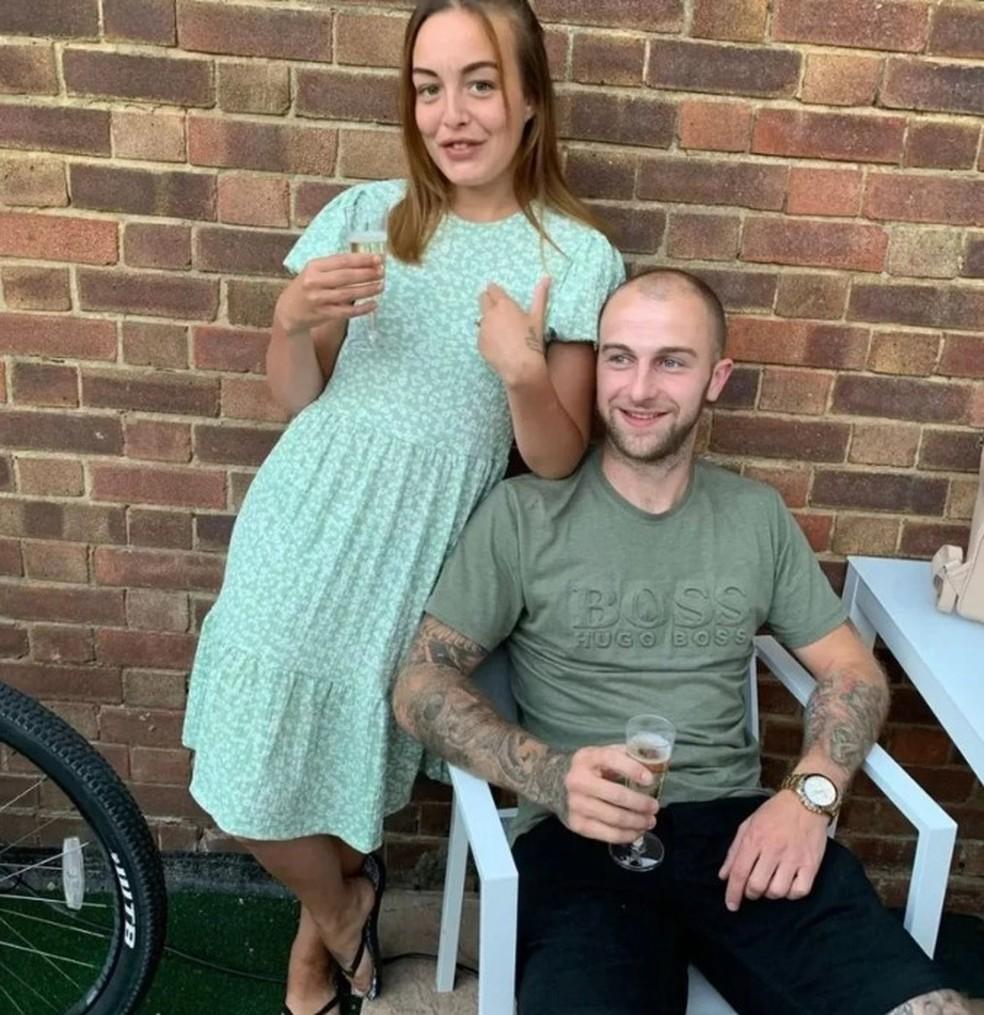 Beth Martin com o marido Luke Foto ReproduoGoFundMe