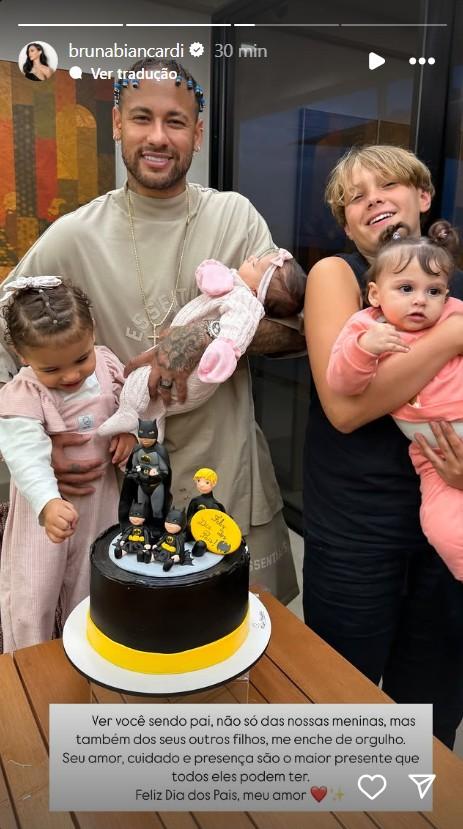 Neymar Jr com os 4 filhos no Dia dos Pais - ReproduoInstagram