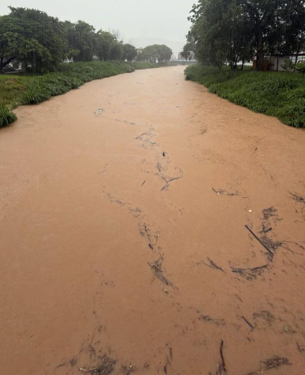 Chuva em Formiga causou transbordamento de rios em diversos pontos Foto Kelvin MardemDivulgao
