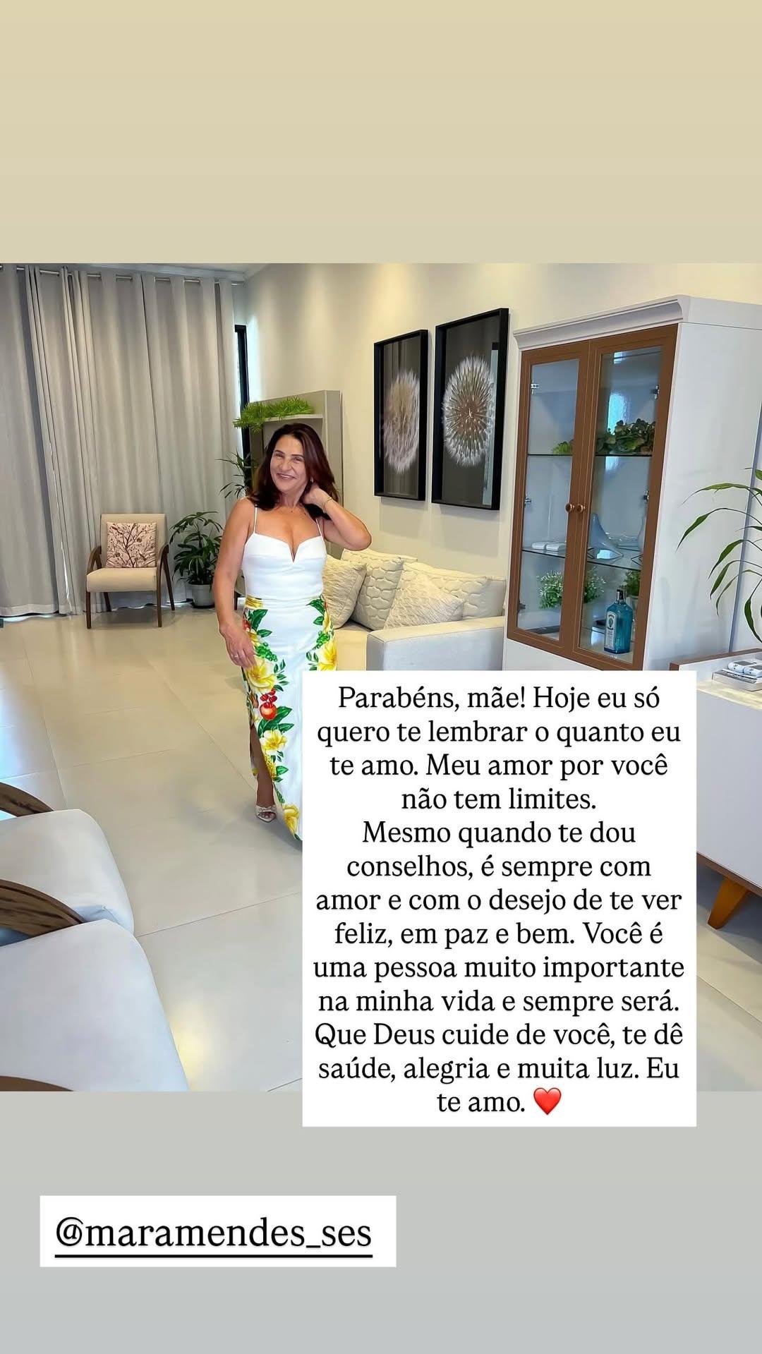 Simone Mendes comemora aniversrio da me - ReproduoInstagram
