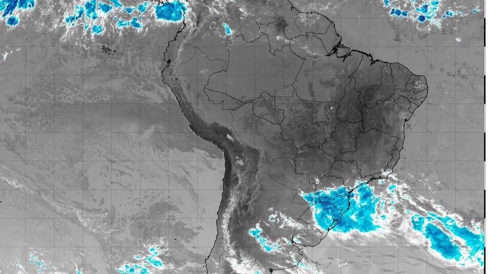 Image: https://mulherinteressante.com/wp-content/uploads/2026/08/postiimg-6a96229413e1c3618.jpg Imagem de satlite mostra a presena de nuvens sobre a Amrica do Sul nesta segunda-feira 31 Foto CPTECInpe